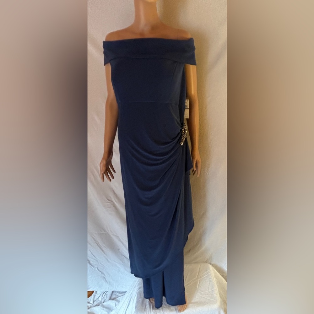 Long off-shoulder gown. Wedgewood blue color.